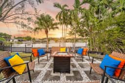 *New Miami Lakefront 5BR Pool | Near Beach | Sleeps 14 - Image 2