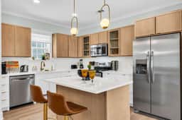 *New Carriage House | Short Walk to Forsyth - Image 5