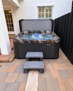 *New Family Resort | Heated Pool | Hot Tub | Games - Image 4
