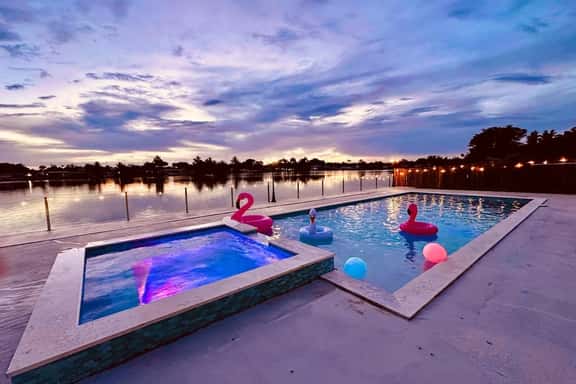 Miami Lakefront 5BR | Heated Pool | Sleeps 14 - Image 1