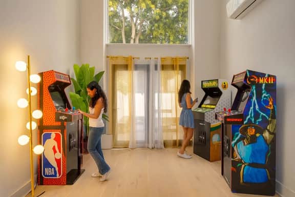 Philly 3BR Family Hub w/ Yard & Games - Image 2