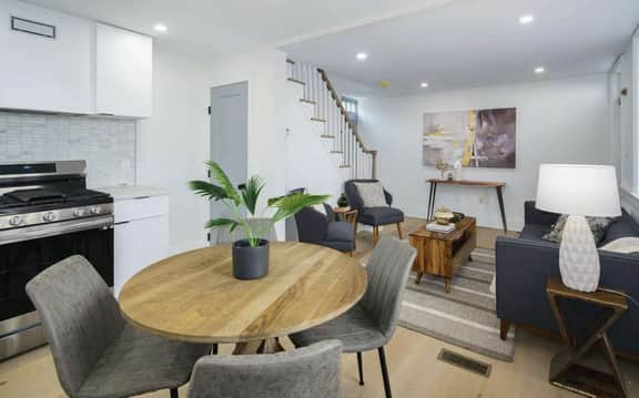 2BR Philly Family Stay - Image 2